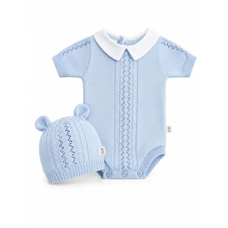 Body tejido trenzado cuello lino con gorrito Bebé Feliz, celeste