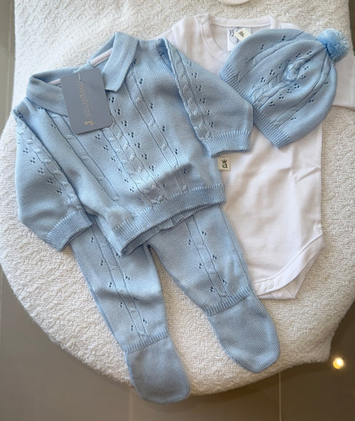 Set tejido de cuatro piezas trenzado calado cuello polo Bebé Feliz para recién nacido, celeste