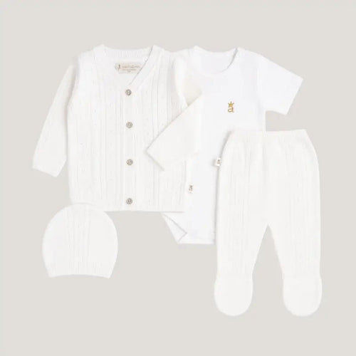 Set tejido de cuatro piezas trenzado Bebé Feliz para recién nacido, blanco