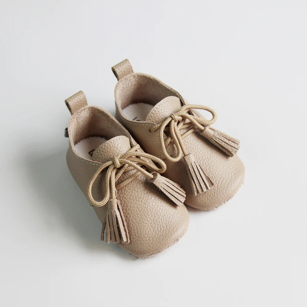 LELE PÖ · Blucher Nuez