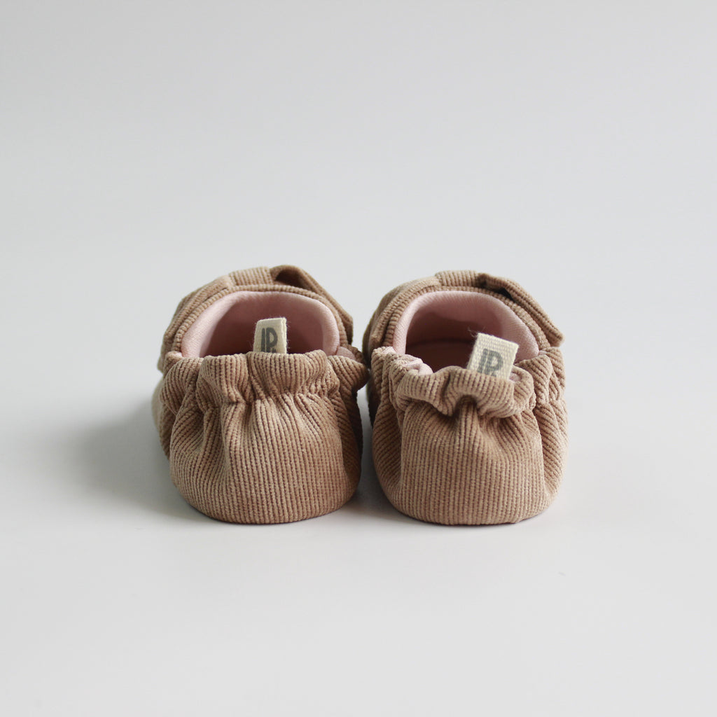 LELE PÖ · Panita Lazo Camel
