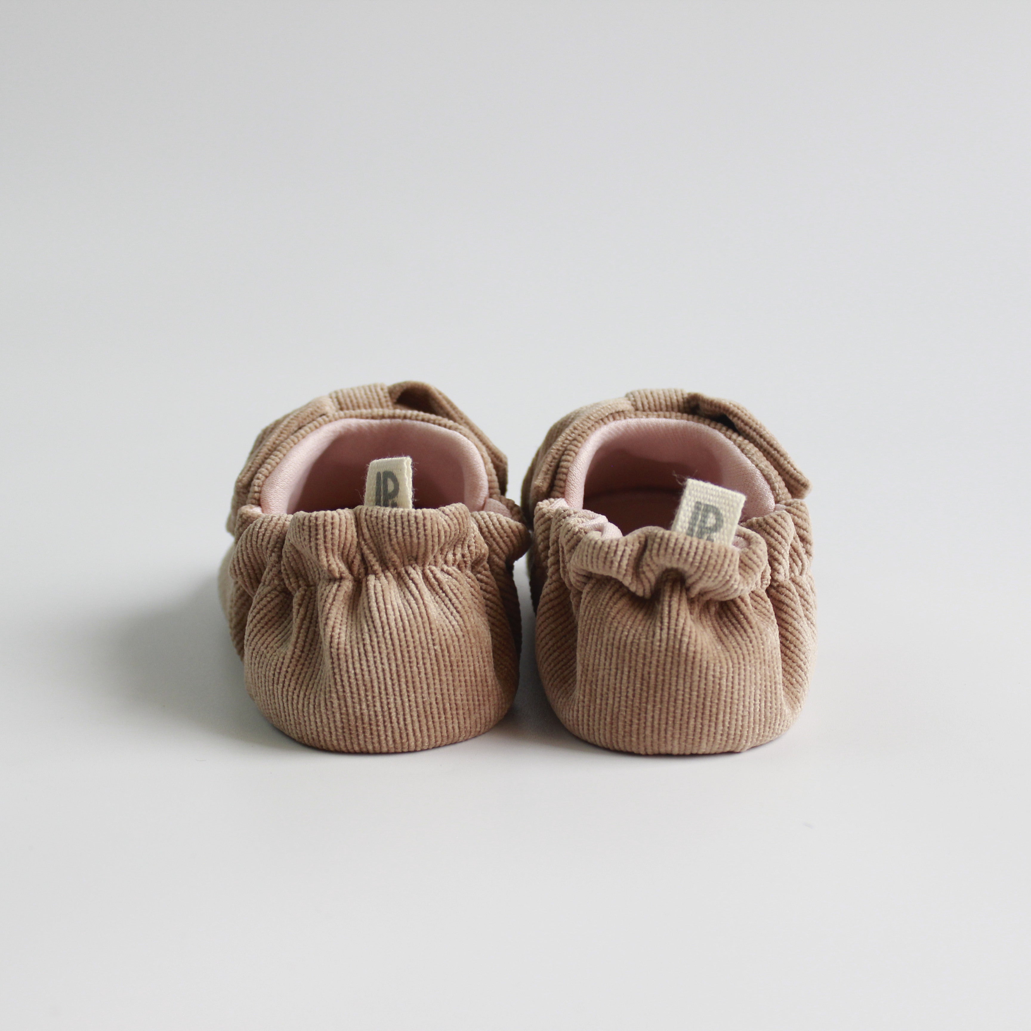 LELE PÖ · Panita Lazo Azul Camel