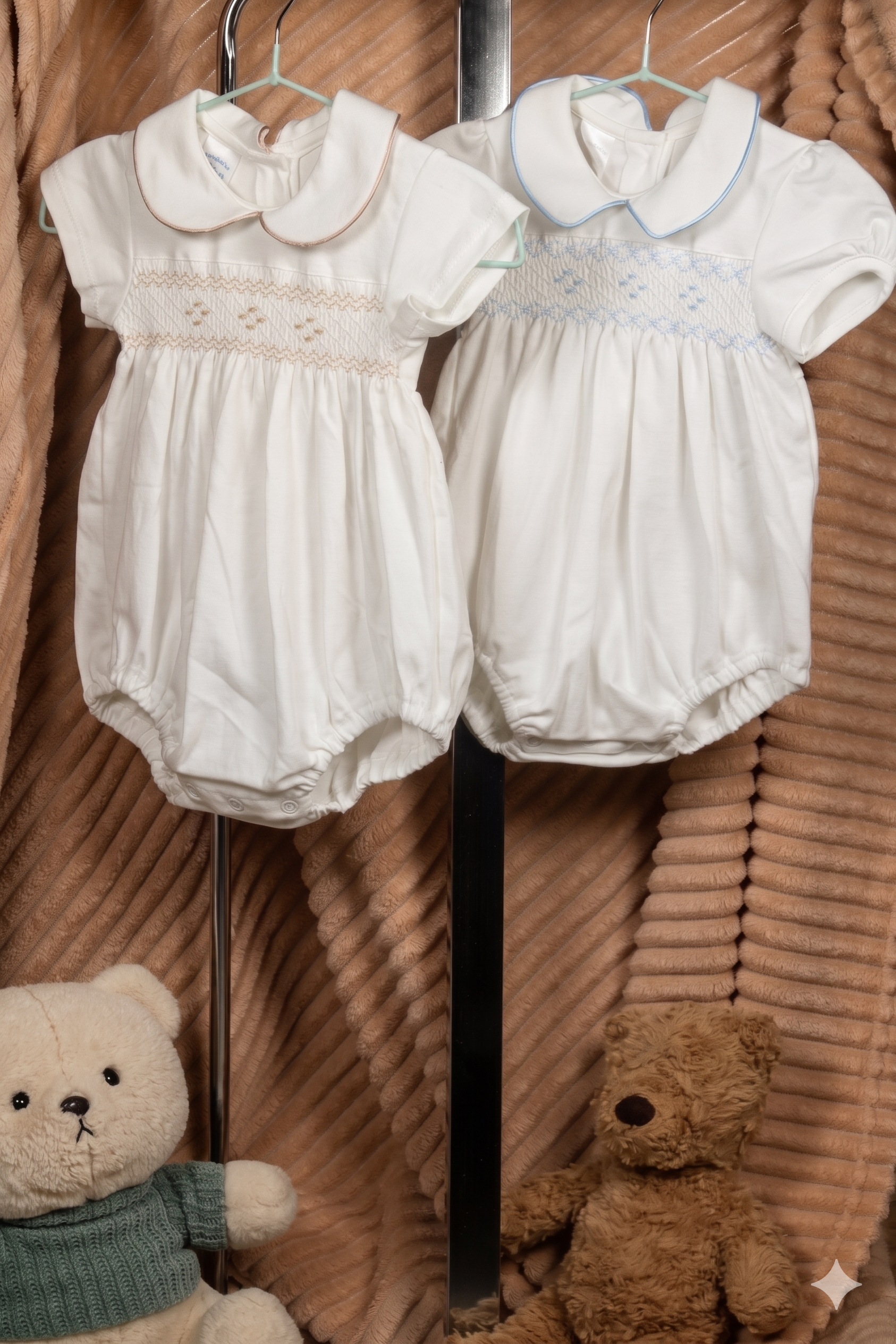 Periquita · Enterizo Smock Corto Blanco Celeste